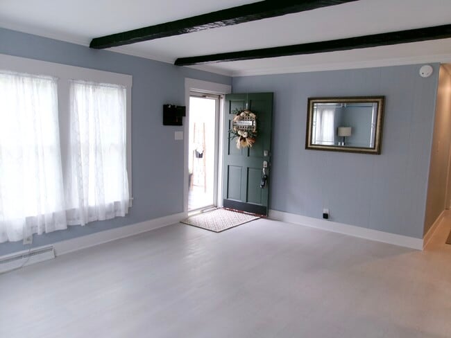 Building Photo - 3 Talbot Ave