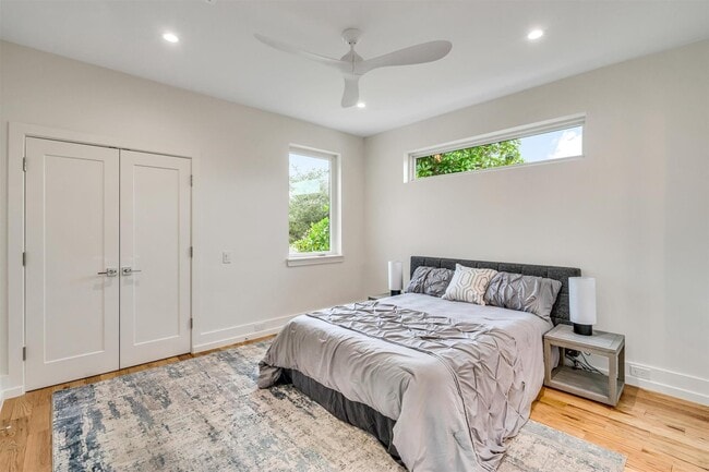 Building Photo - 7533 Royal Pl