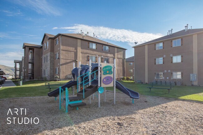 Building Photo - Large and Clean 3 Bed 2 Bath Eagle Mountai...