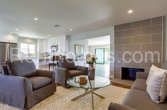 Building Photo - Bay Ho, 3225 Jappa Ave, Rmdled, 15 Solar P...