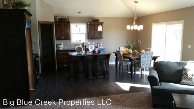 Building Photo - 2509-2509 W Woodlands