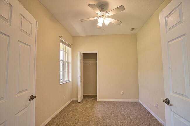 Building Photo - Annual Unfurnished 3 Bed 2 Bath Single Family Home in Stoneybrook of Venice!