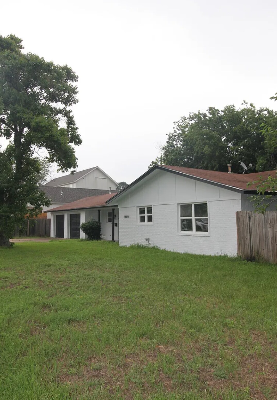 Building Photo - 5005 Brighton Rd