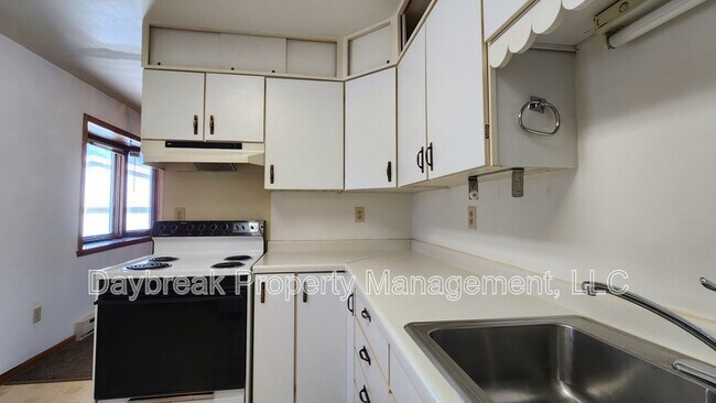 Building Photo - 1117 2nd Ave S