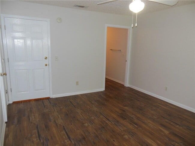 Building Photo - 141 Winter Chase Ln
