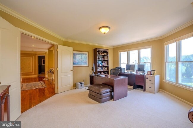 Building Photo - 19 Meadowlark Dr