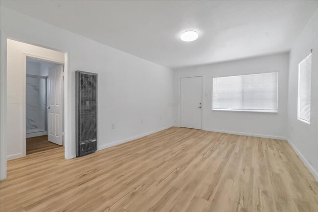 Building Photo - 5820 Dewey Blvd