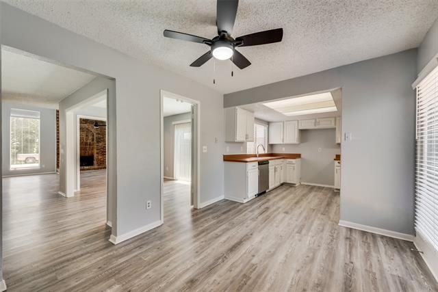 Building Photo - 2814 Meadow Park Dr