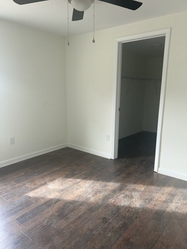 Building Photo - 721 Pickens Dr