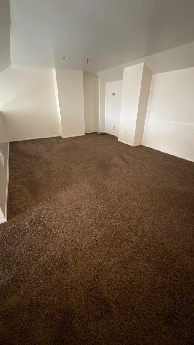 Building Photo - 15602 Stone Crossing Dr