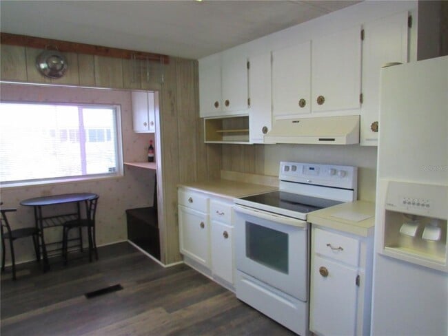 Building Photo - 36506 Kay Ave