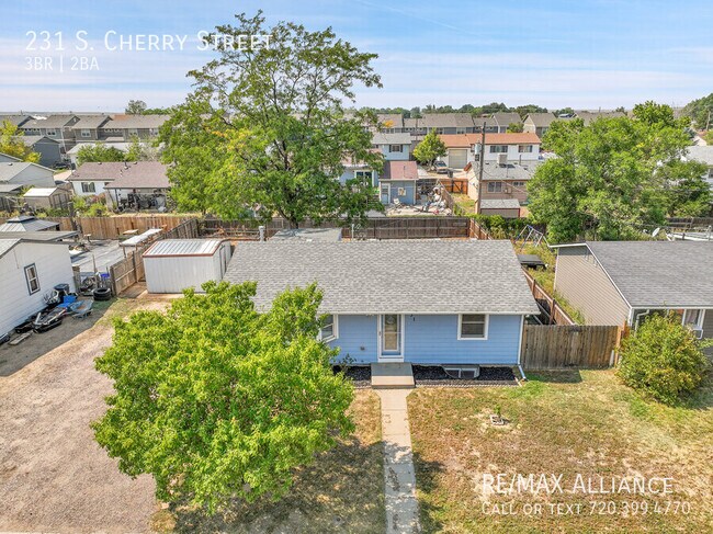Building Photo - 231 S Cherry St