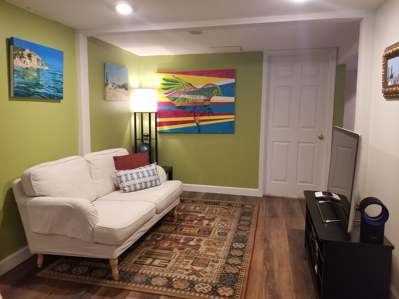 Living room - 1023 Columbia Rd NW