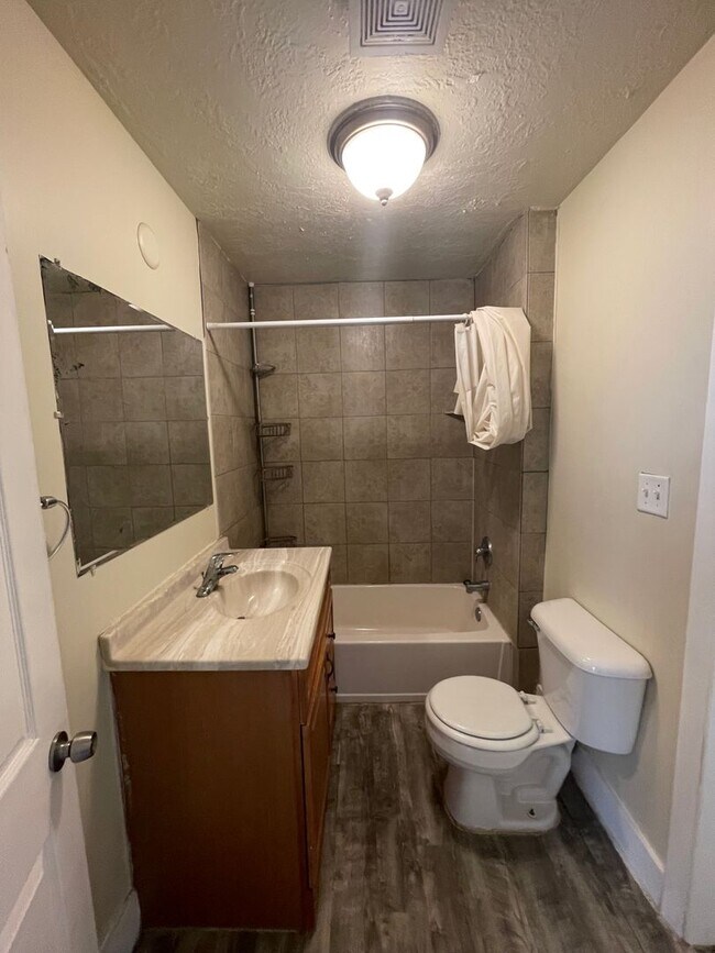 Building Photo - Liberty Park One Bedroom Single Family Home with Huge Yard