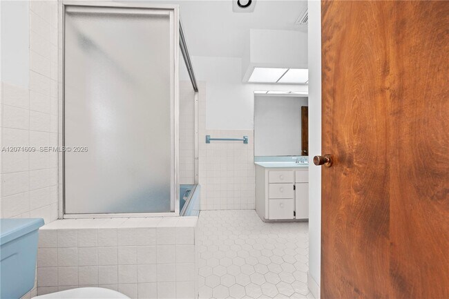 Building Photo - 22100 SW 194th Ave