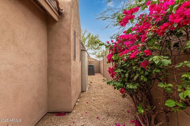 Building Photo - 10438 E Star of the Desert Dr