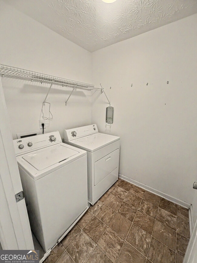 Building Photo - 2878 Snapfinger Manor