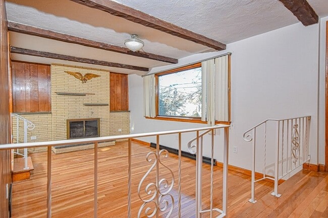 Building Photo - 43 Miller Ave