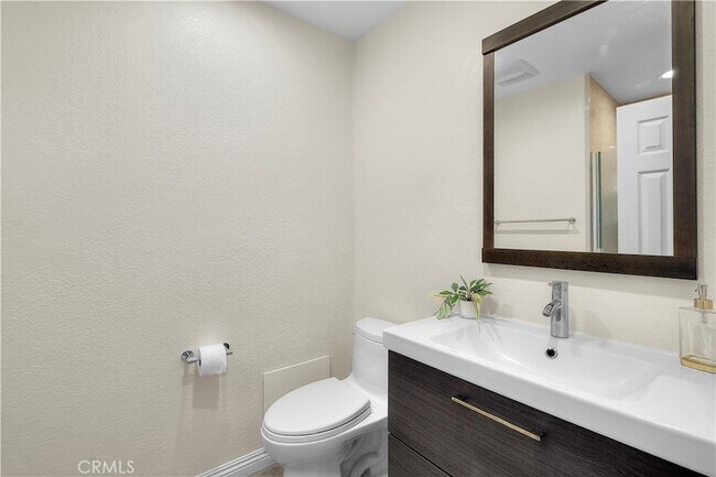 Building Photo - 2740 Gramercy Ave