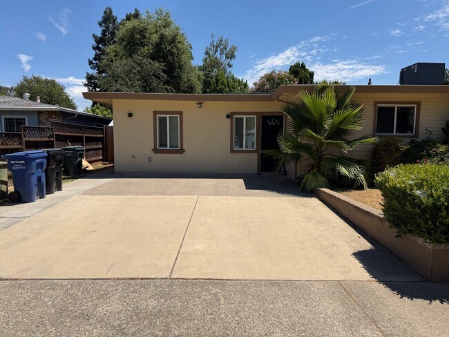 Building Photo - 3130 Kaiser Way