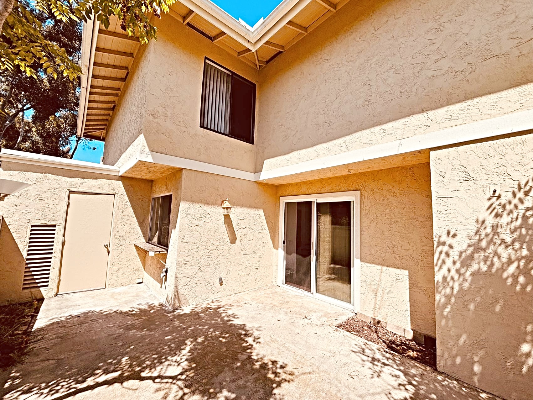 Building Photo - 9624 Caminito Del Feliz
