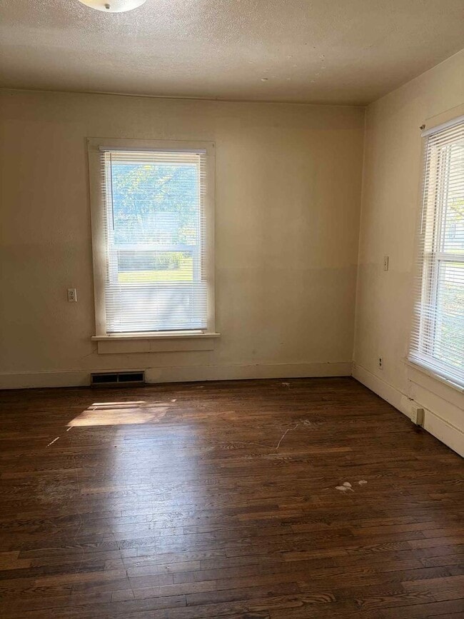 Building Photo - JOPLIN RENTAL: 2 BEDROOM/ 1 BATHROOM HOUSE...