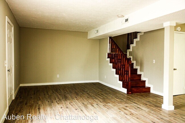 Building Photo - 3 br, 2.5 bath House - 1422 Stratton Place...