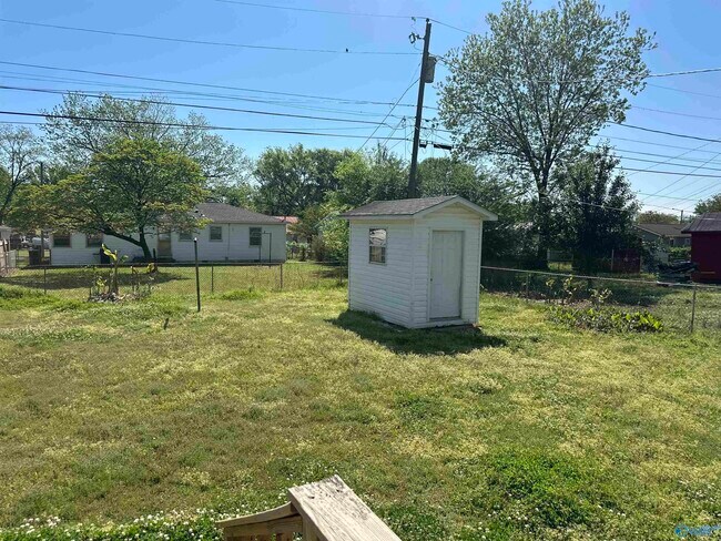 Building Photo - 3111 Hale Dr SW