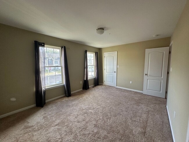 Building Photo - Tavern Grove Townhome in Campbell County-N...