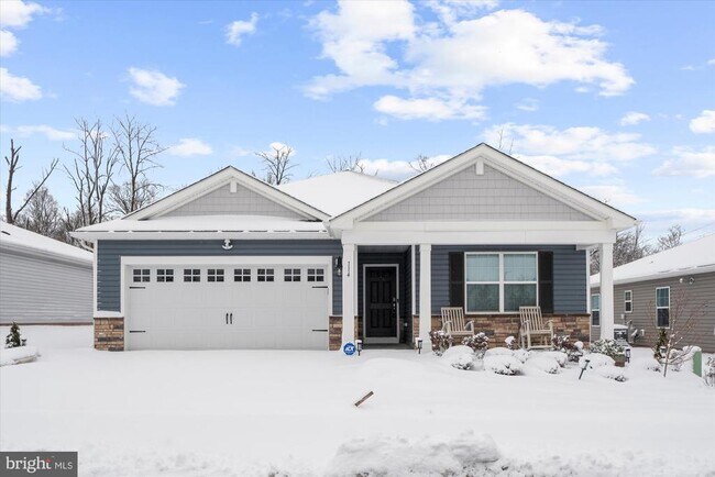 Building Photo - 114 Petal Dr