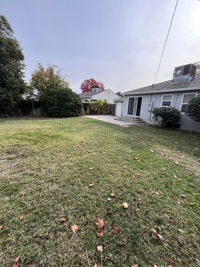 Building Photo - QUAINT HOME IN SACRAMENTO NEAR SOUTH LAND ...