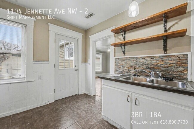 Building Photo - 1104 Jennette Ave NW