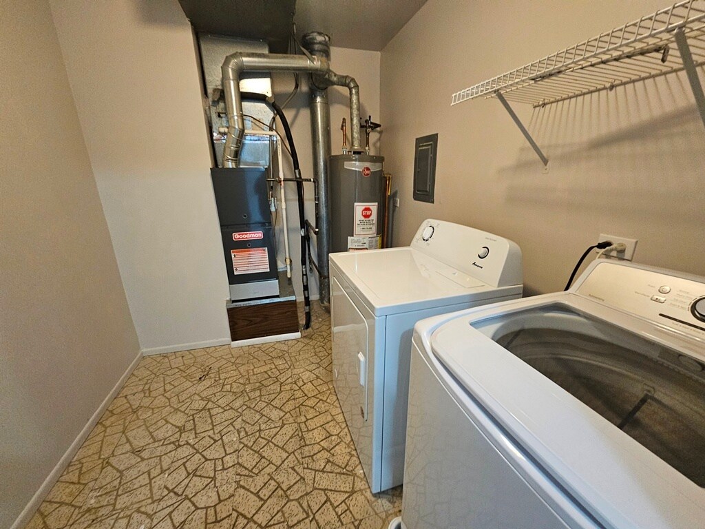 Building Photo - 573 Greystone Ln