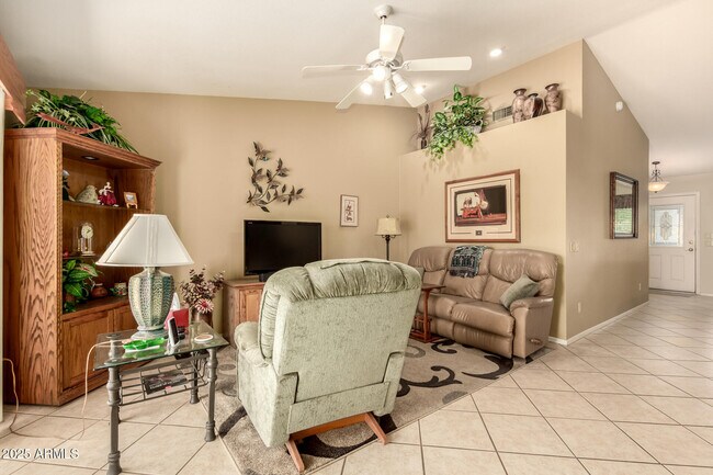 Building Photo - 9559 E Sunburst Dr