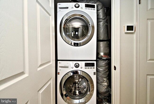 Building Photo - 122 Wheatsheaf Ln