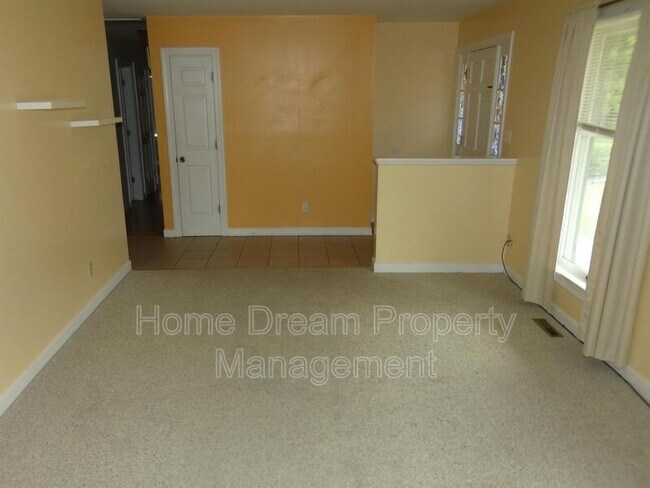 Building Photo - 10451 Edgehill Ln