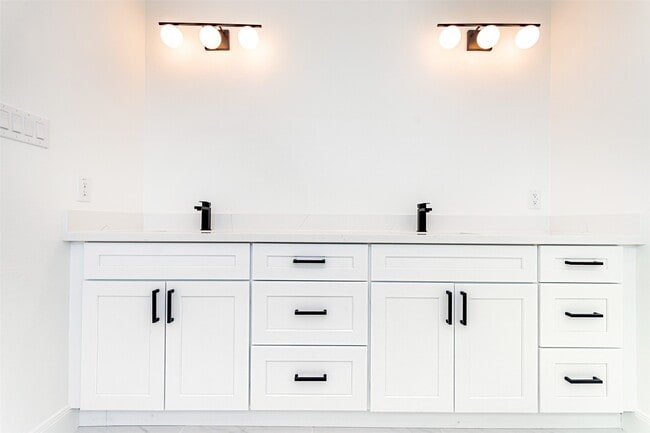 Building Photo - 4008 Bennington St