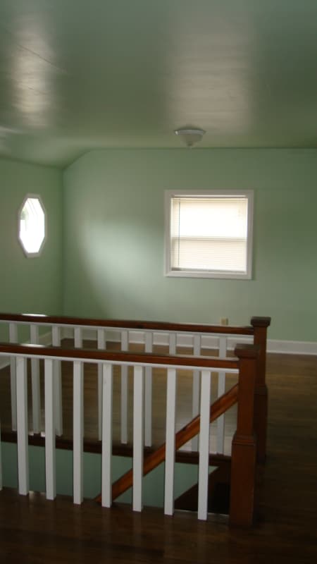 Building Photo - 18 W 80th St