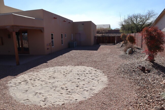 Building Photo - Your own resort! Elegant, Exclusive & Exquisite.