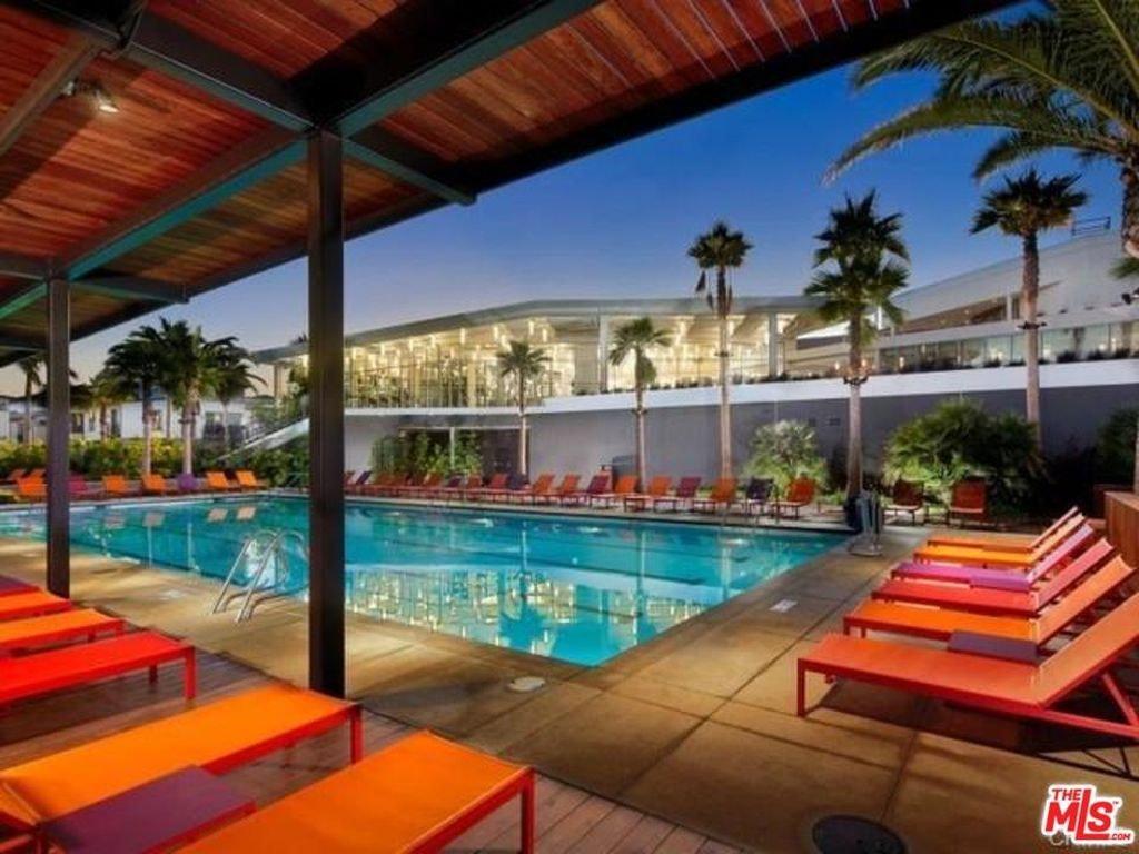 Building Photo - 7100 Playa Vista Dr