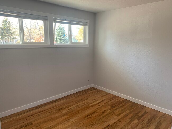 Building Photo - 2615 Meadowlark Ln