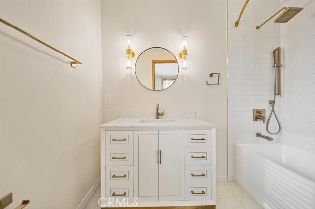 Building Photo - 216 N Buena Vista St