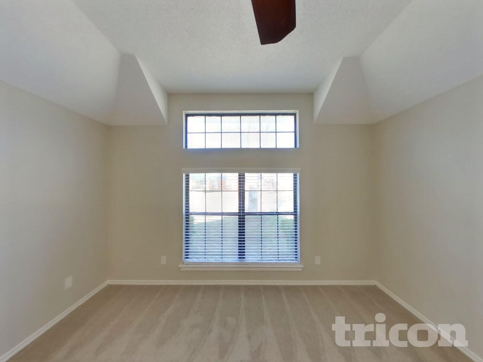 Building Photo - 7761 Grassland Dr