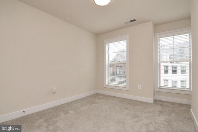Building Photo - 316 Hendrix Ave