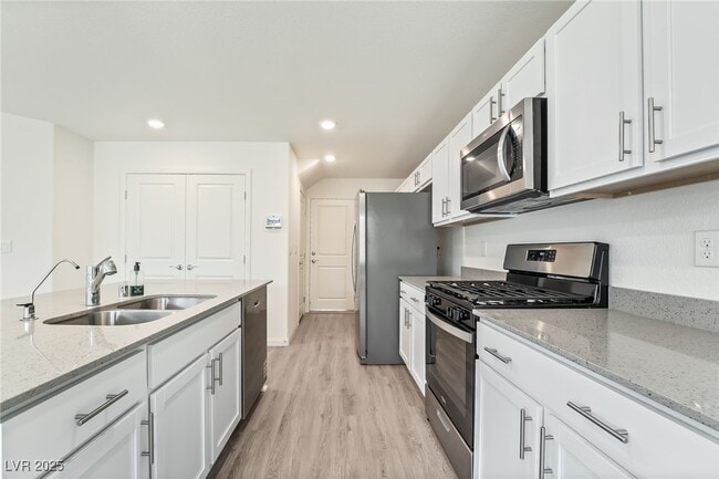 Building Photo - 3324 La Cura Ave