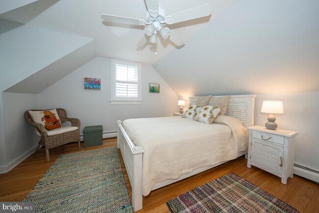 Building Photo - 533 Monument Ave