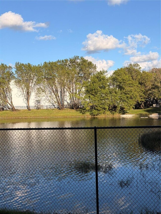 Building Photo - 151 SW 117th Ave