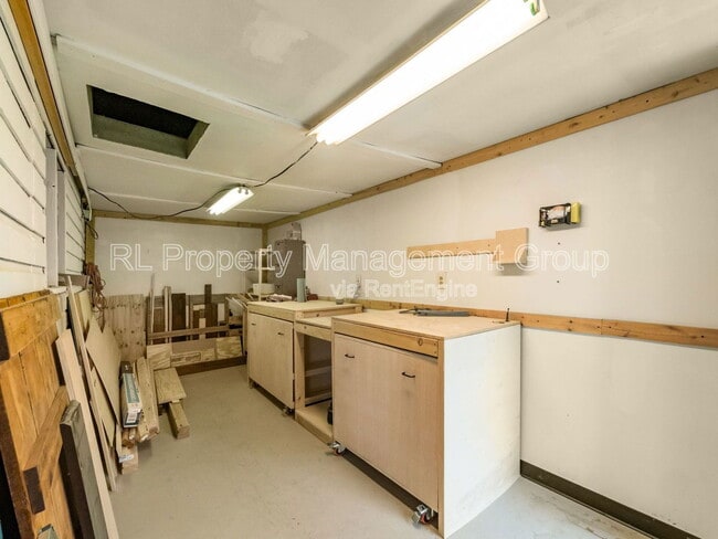 Building Photo - 669 Sheldon Ave