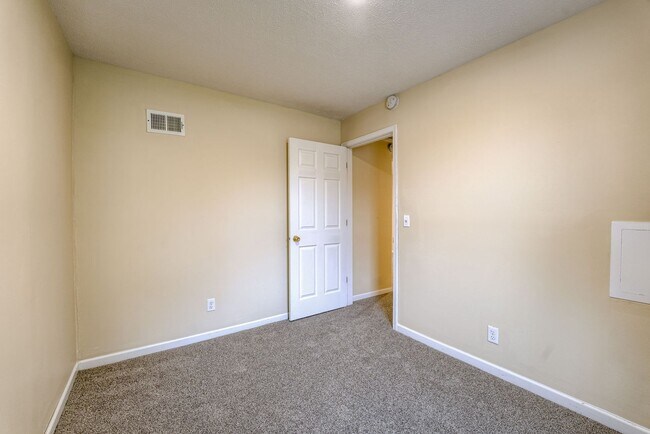 Building Photo - 1101 Bancroft St