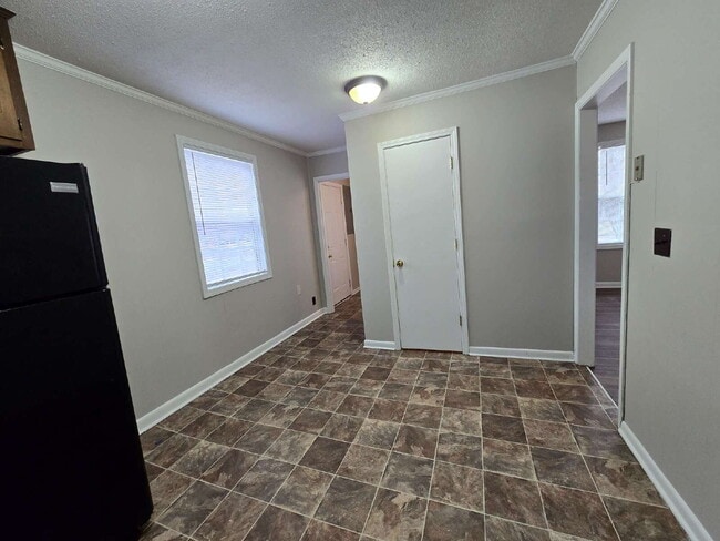 Building Photo - 310 Barkwood Dr